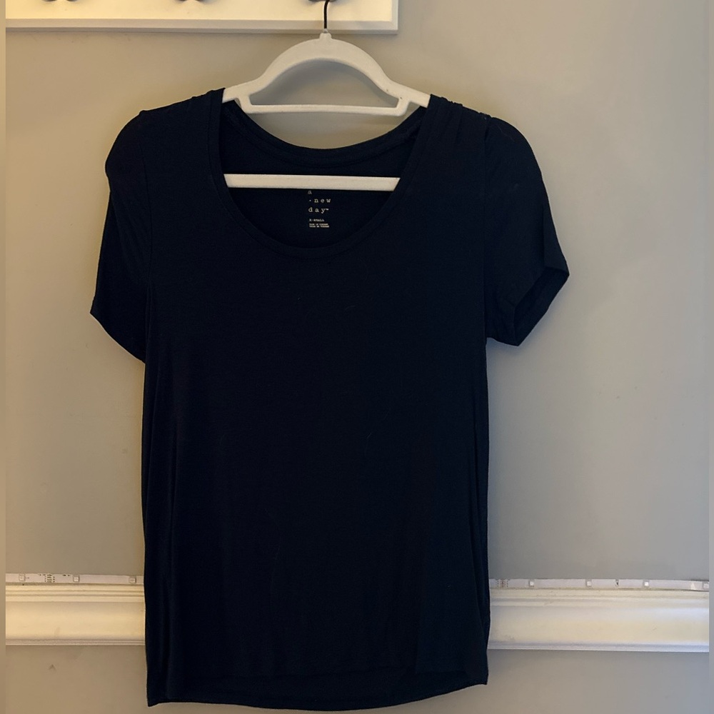 Women’s Navy Tee